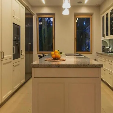 ヴィラ Castellana 4 Bedroms With Pool